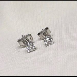 925 Sterling silver 3mm Cz studs